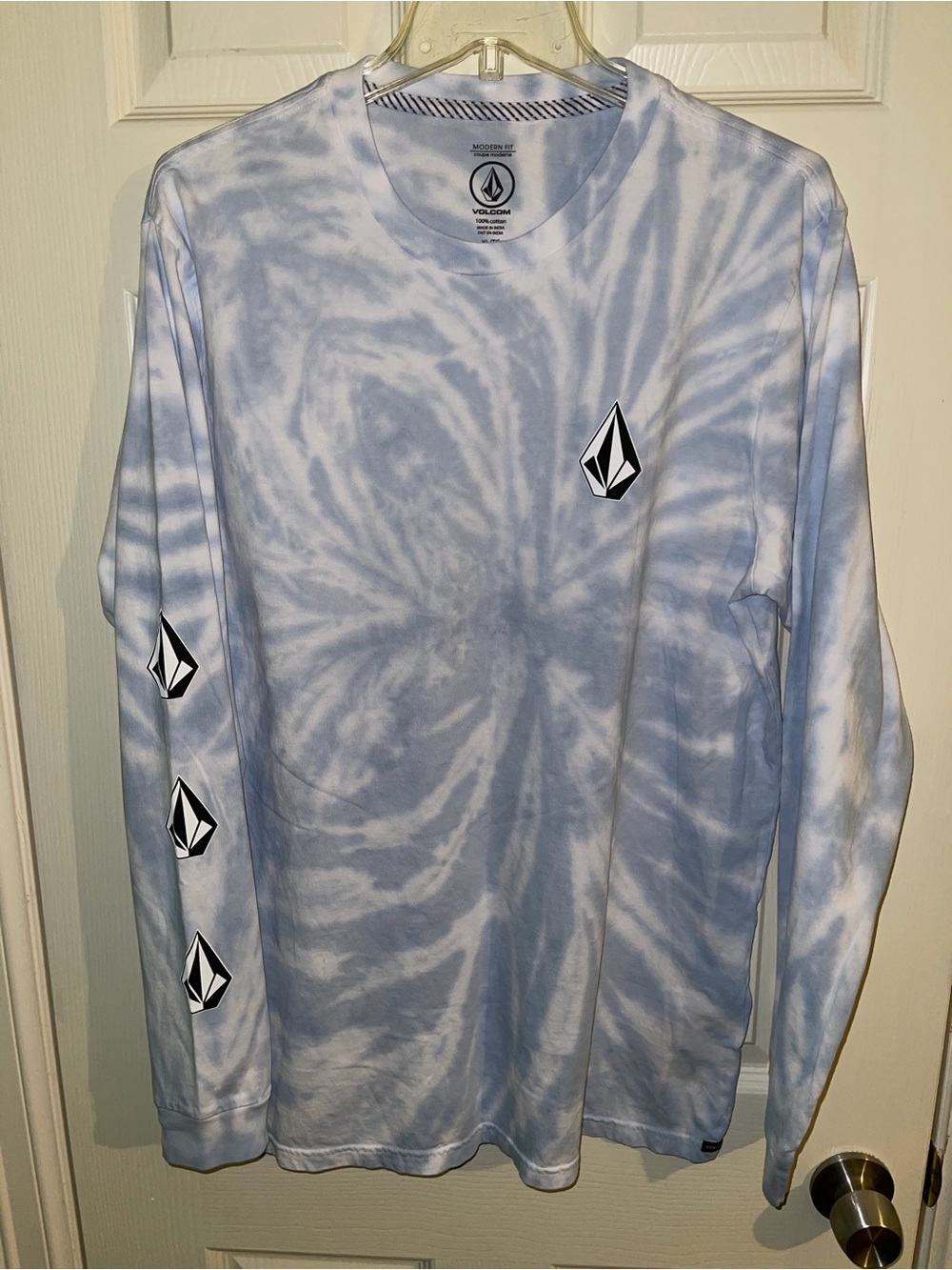 Volcom Men’s Light Blue Tie-Dye Long Sleeve Tee- XL